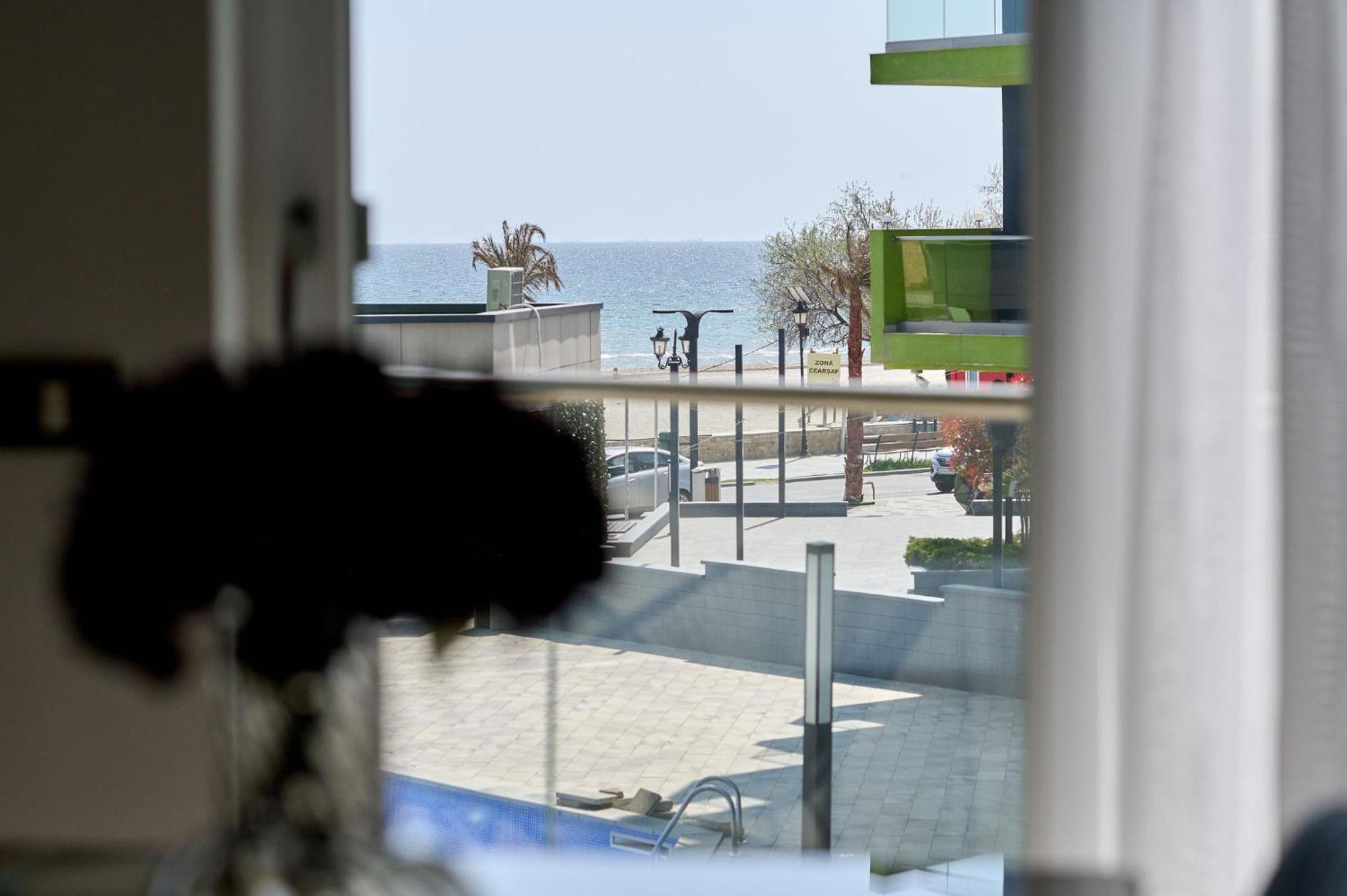 Maya Apartment- Spa N Pools Beach Resort Mamaia Exterior foto